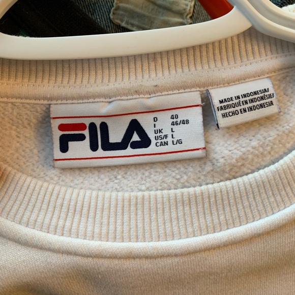 Vintage Fila sweater - great condition. No stains on the white section! - Picture 2 of 2